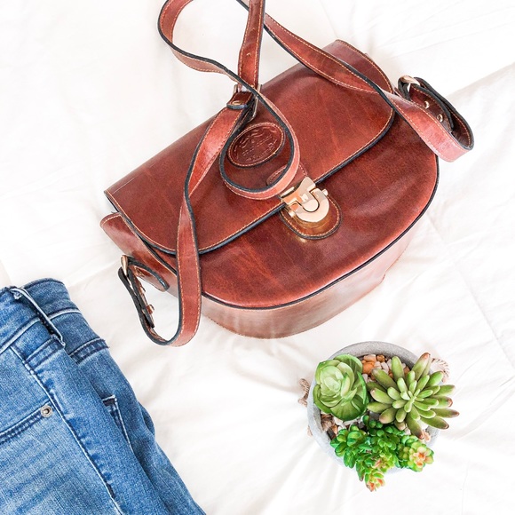 gold coast Handbags - Vintage Leather Saddlebag Crossbody purse
